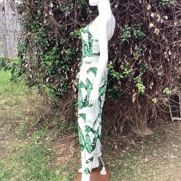 NWOT Boutique Wear Cropped Leaf Print Jumpsuit - Picture 6 of 8